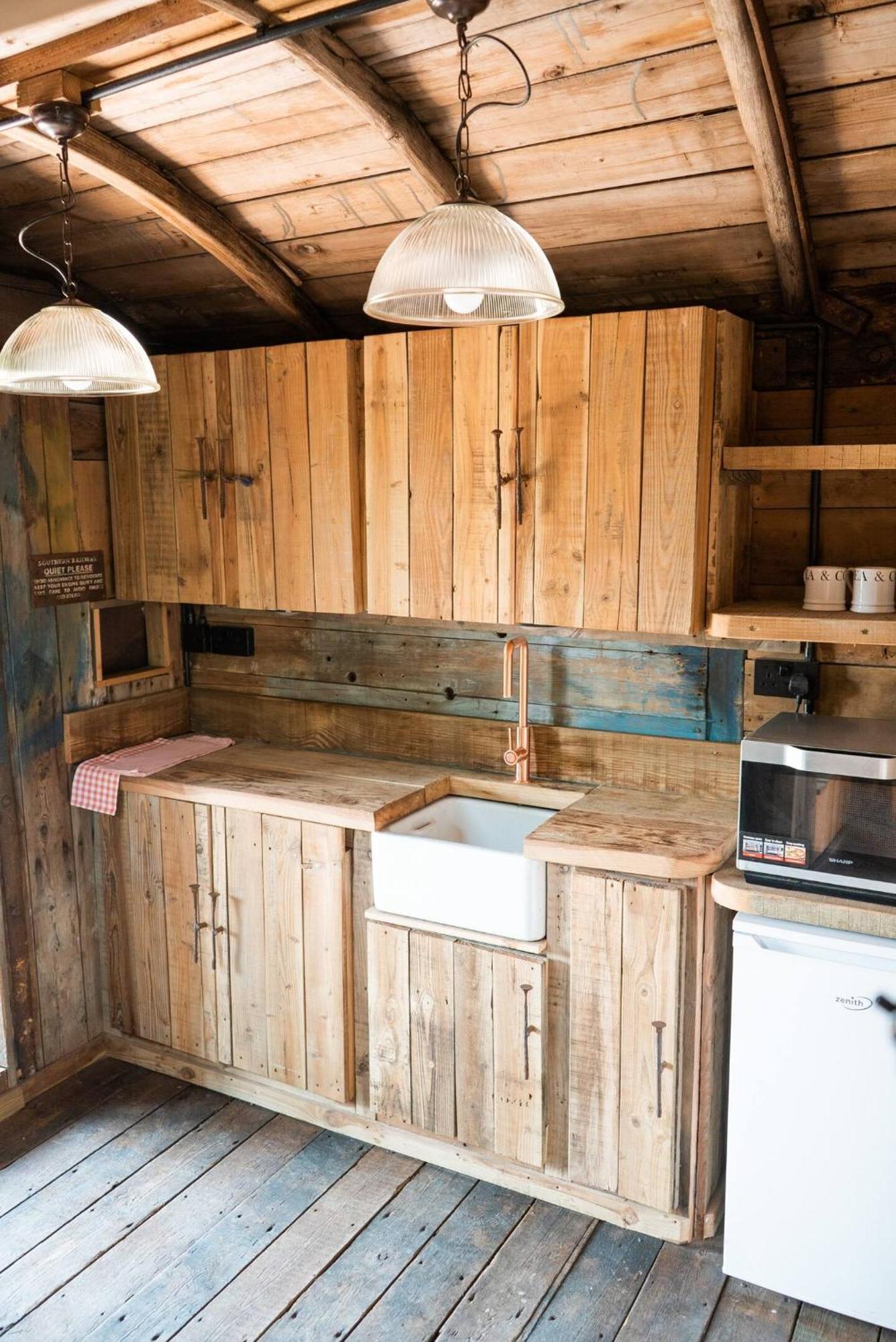Swallowfield Glamping-Station Master Yeovil Exterior photo